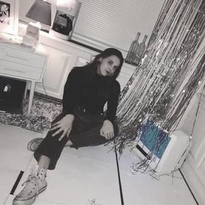 Meet your Posher, Zoe